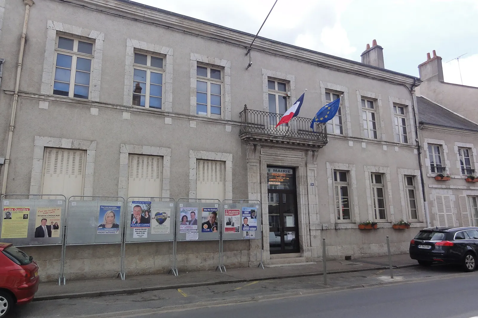 Couvreur Cléry-Saint-André Mairie de Cléry-Saint-André, commune desservie par le couvreur M. Leger